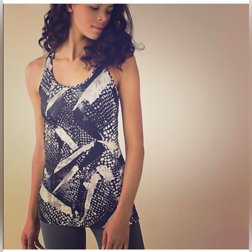 Lululemon static mist cool racer back Black White tank Top Size 6